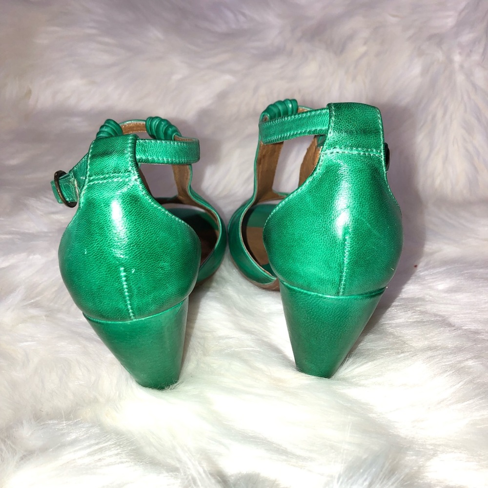 Miz Mooz Peep Toe buckle back heels NIB - Picture 5 of 6